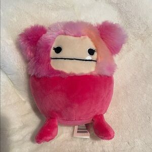 ❤️3/$25 -Squishmallows Hailey the Big foot 5”